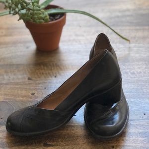 Clarks Artisan Shoes Women’s Size 7